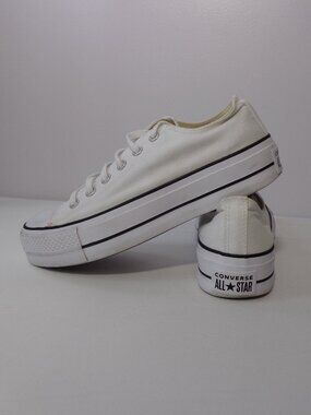 Converse Women's Chuck Taylor All Star Platform Low Top White 560251C Size 8M